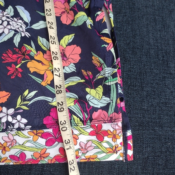 Tommy Bahama Floral Romper Split Neck Side Slits Sleeveless Navy Size Small NWOT - Picture 8 of 8